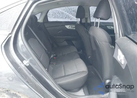 2023 Kia Forte Lxs z USA, uszkodzony, nr VIN 3KPF24AD0PE526871